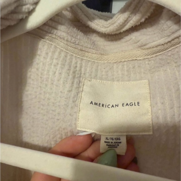 Shacket - Picture 2 of 2